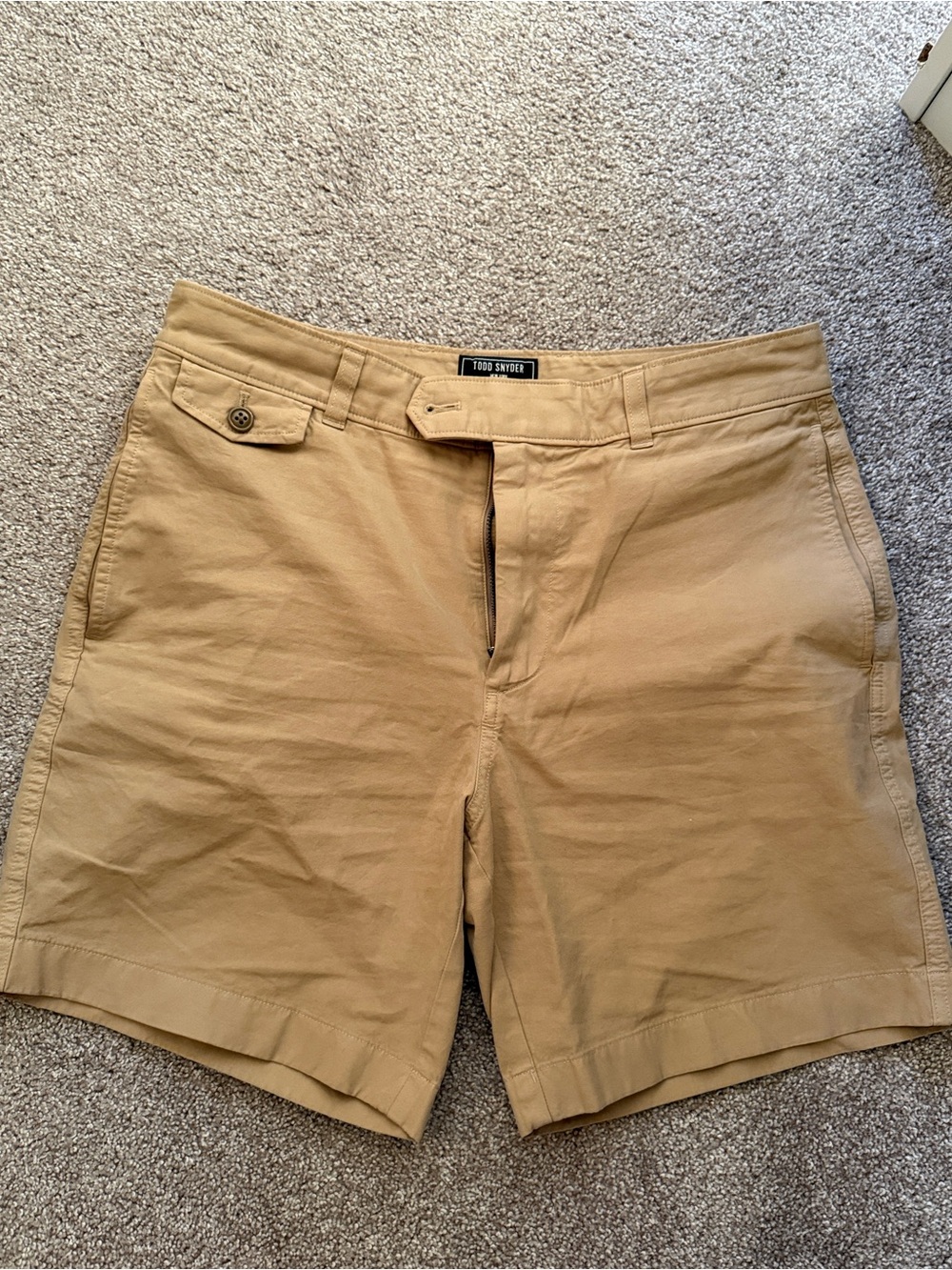 Todd Snyder Men’s Khaki Flat-Front Cotton Shorts